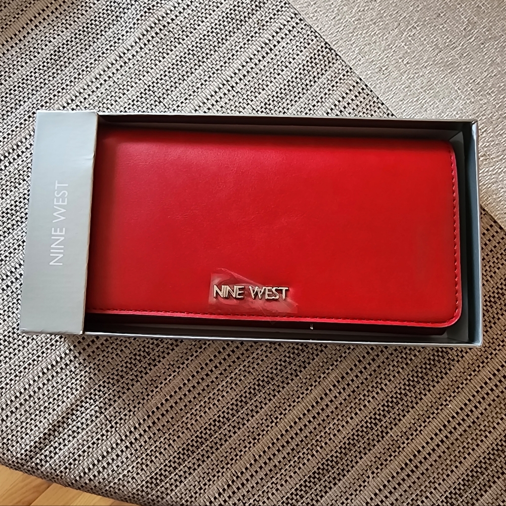 NWT Nine West Wallet